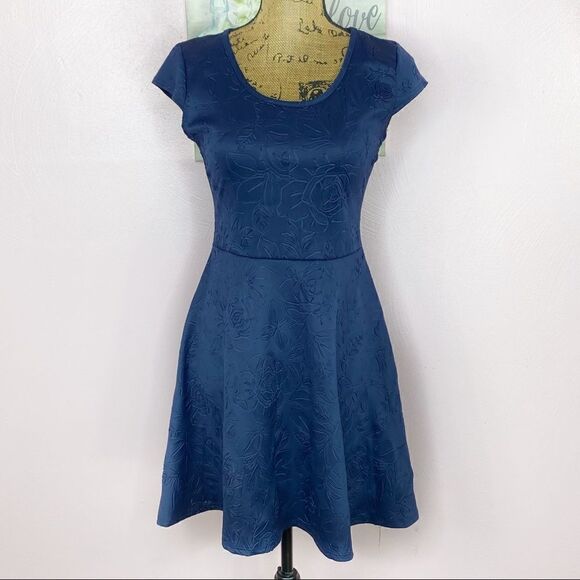 Pinc Floral Embossed Fit & Flare Dress Navy Blue Juniors Large - Picture 1 of 11